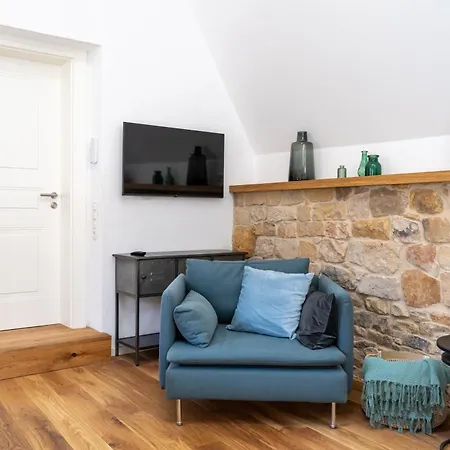 Neue Dachwohnung Im Herzen Von Goennheim *