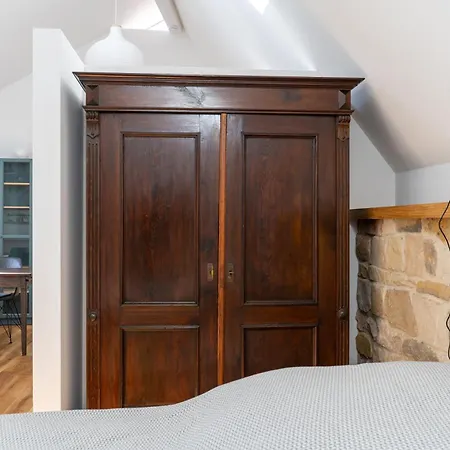 Neue Dachwohnung Im Herzen Von Goennheim アパート *