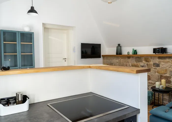 Neue Dachwohnung Im Herzen Von Goennheim