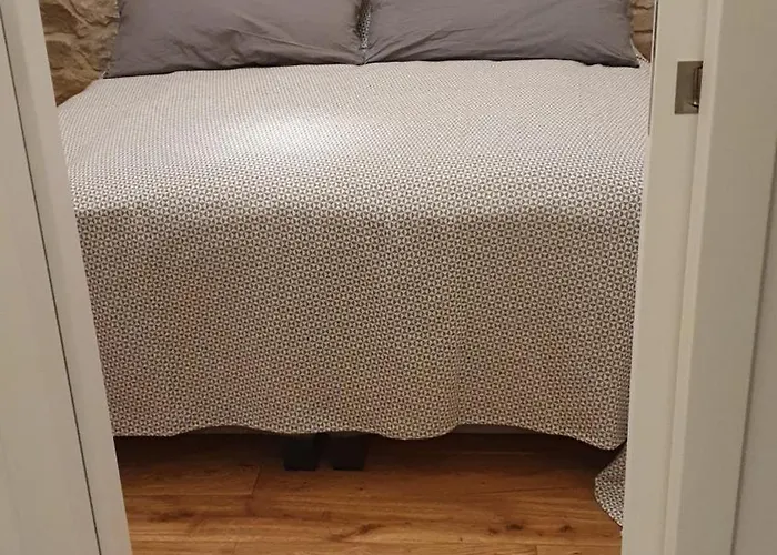 Lejlighed Neue Dachwohnung Im Herzen Von Goennheim